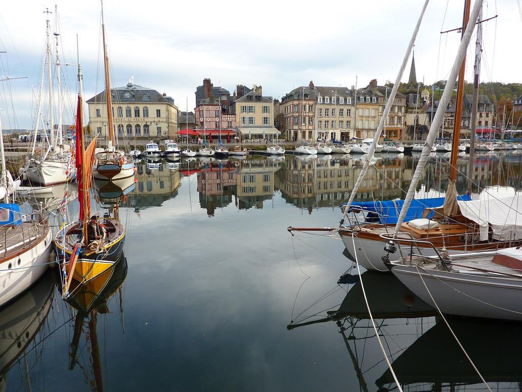 Apartamento Le Loft Honfleur Habitación foto